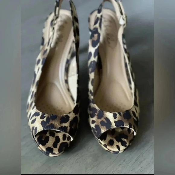 Abella Vivica Animal Print women’s Platform Sandals - Picture 6 of 12
